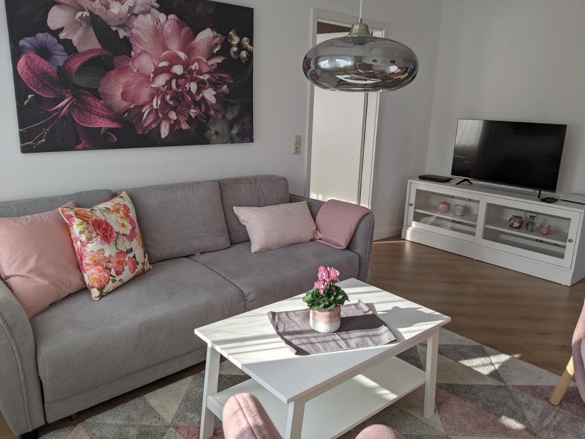 Cozy Apartment With Parking Garage Near Outlet Metzingen  Bagian luar foto