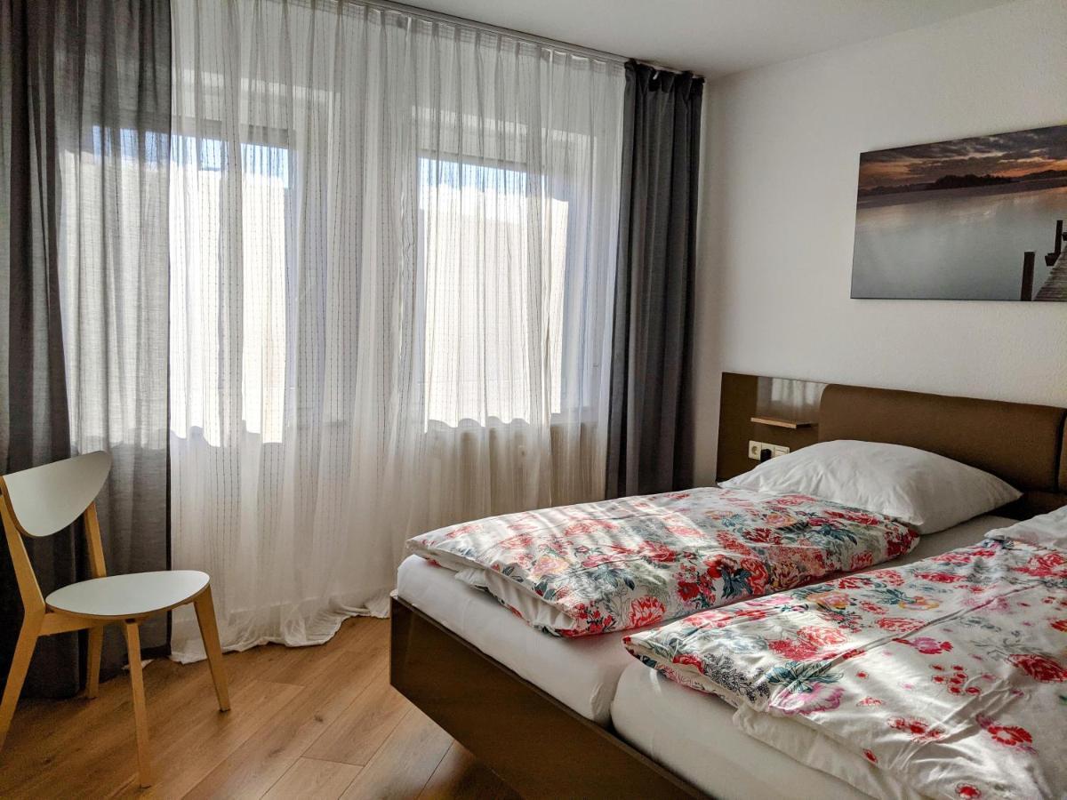 Cozy Apartment With Parking Garage Near Outlet Metzingen  Bagian luar foto