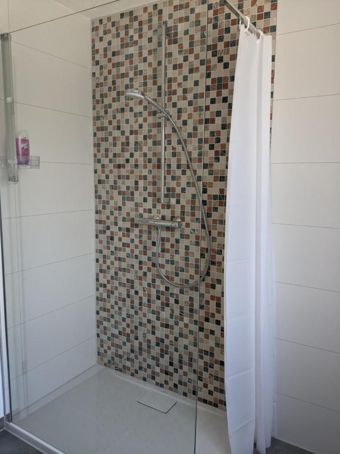 Cozy Apartment With Parking Garage Near Outlet Metzingen  Bagian luar foto