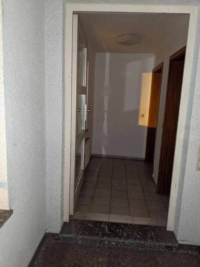 Cozy Apartment With Parking Garage Near Outlet Metzingen  Bagian luar foto